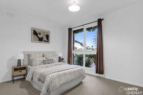 Property photo of 6 John Edgcumbe Way Endeavour Hills VIC 3802