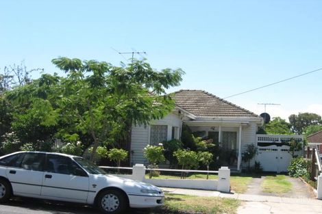 12 Peel St, Newport, VIC 3015