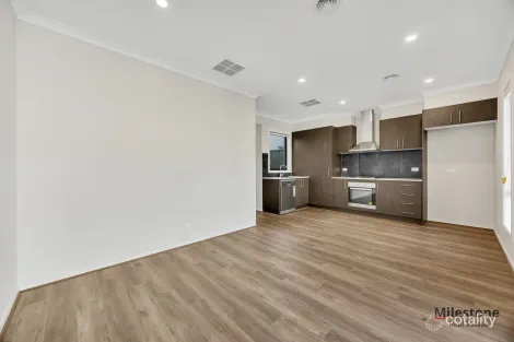Property photo of 12 Lidar Walk Tarneit VIC 3029