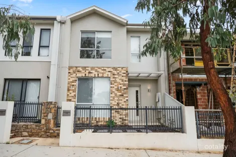 Property photo of 16 Overland Approach Wanneroo WA 6065