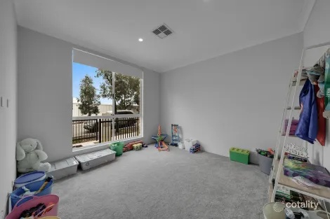 Property photo of 16 Overland Approach Wanneroo WA 6065