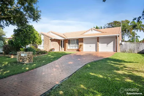 17 Cassia Ave, Scarness, QLD 4655