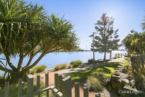 Property photo of 51 Waterline Crescent Bulimba QLD 4171