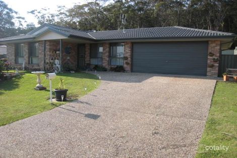 24 Steve Eagleton Dr, South West Rocks, NSW 2431