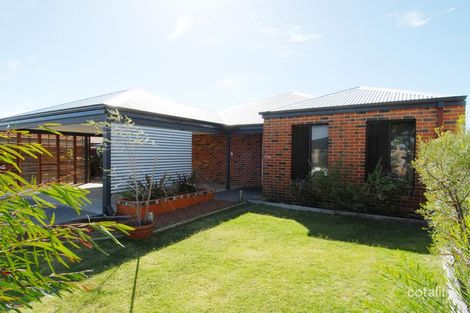 27 Adelphi Ct, Marangaroo, WA 6064