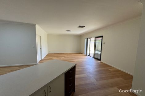 3/330 Wharf St, Queens Park, WA 6107