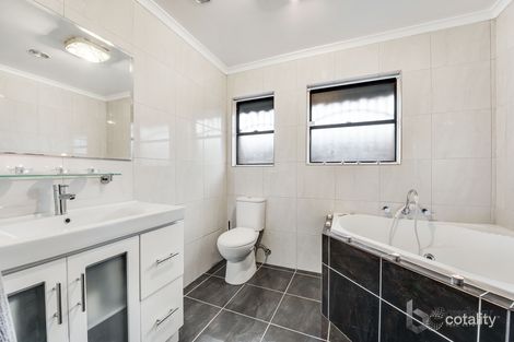 Property photo of 1/22 Gobur Court Meadow Heights VIC 3048