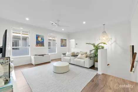 Property photo of 2/19 Cawthray Street Biggera Waters QLD 4216