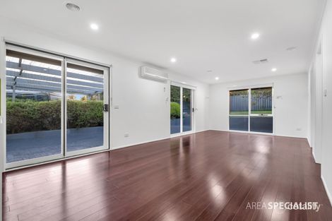 Property photo of 8 Ralph Crescent Hampton Park VIC 3976