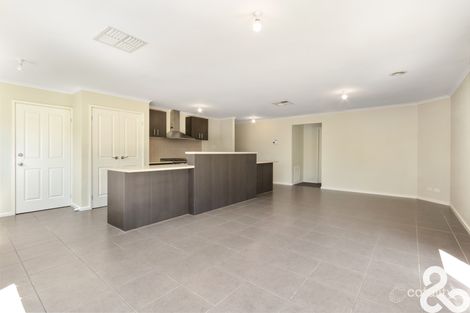 Property photo of 12 Danjera Place South Morang VIC 3752