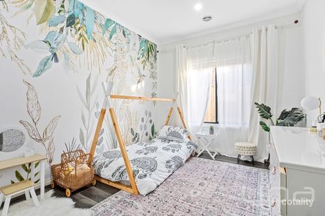 Property photo of 2 Rivington Road Point Cook VIC 3030