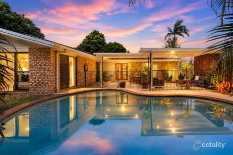 Property photo of 30 Moatah Drive Beachmere QLD 4510