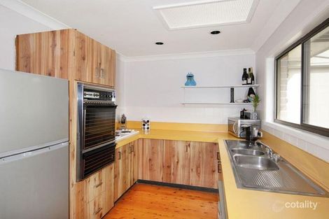 Property photo of 41 St James Avenue Berkeley Vale NSW 2261