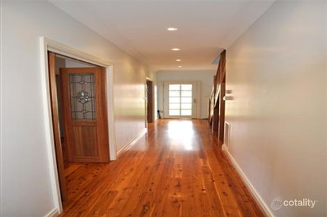 Property photo of 14 Dunvarleigh Crescent Griffith NSW 2680