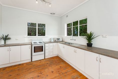 17 Weeroona Dr, Milang, SA 5256