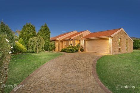 Property photo of 8 Berkshire Place Narre Warren South VIC 3805