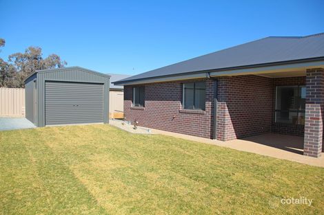 Property photo of 52 Lingiari Drive Lloyd NSW 2650