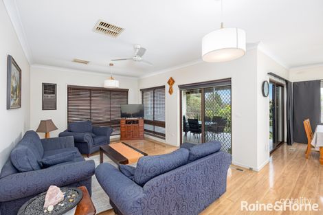 Property photo of 80 Simkin Crescent Kooringal NSW 2650