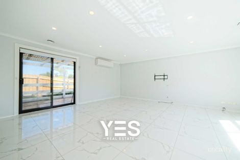 Property photo of 4/10 Lang Road Mount Waverley VIC 3149