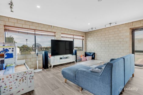 Property photo of 18 Captain Court Wannanup WA 6210