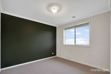 Property photo of 38 Goldsworthy Drive Fraser Rise VIC 3336