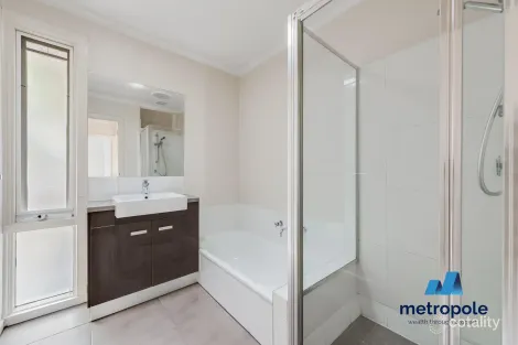 Property photo of 4/10 Capitol Avenue McKinnon VIC 3204