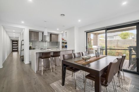 Property photo of 13 Pine Way Doncaster East VIC 3109