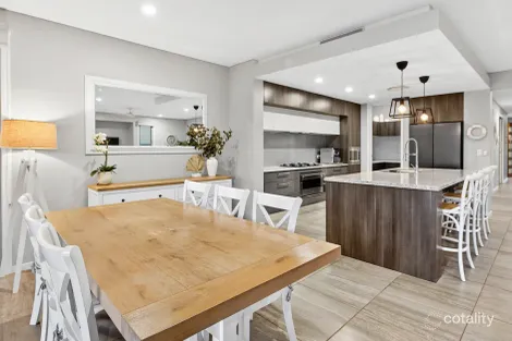 Property photo of 75 Cova Boulevard Hope Island QLD 4212