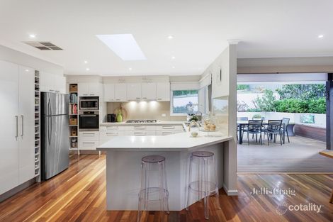Property photo of 15 Nulgarrah Crescent Greensborough VIC 3088