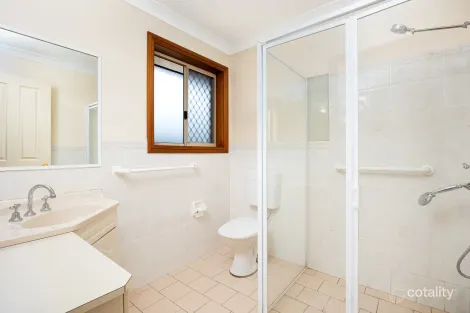 Property photo of 2/12 Bourkelands Drive Bourkelands NSW 2650