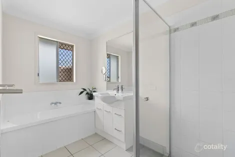 Property photo of 35 Sunset Drive Glenvale QLD 4350