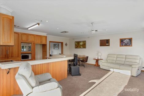 Property photo of 34 Horseshoe Bend Road Keilor VIC 3036