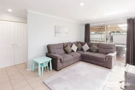 Property photo of 6 Salvado Road Orana WA 6330