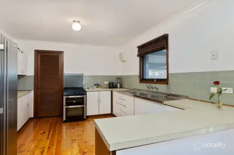 Property photo of 38 Diana Crescent Morphett Vale SA 5162