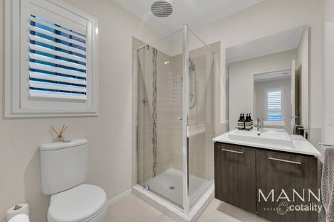 Property photo of 16 Meelup Rise Wollert VIC 3750