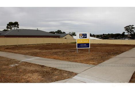 Property photo of 12 Jarren Court Kangaroo Flat VIC 3555