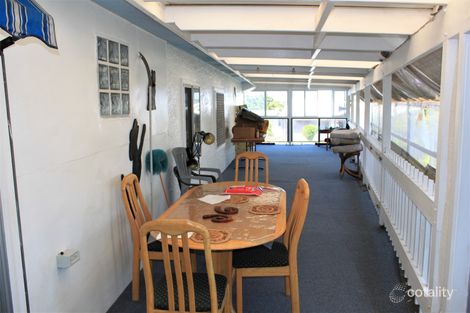 Property photo of 49 Middle Point Road Bolton Point NSW 2283