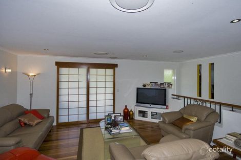 Property photo of 96 Dandenong Road Jamboree Heights QLD 4074