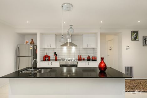 Property photo of 11 Sundew Avenue Cranbourne East VIC 3977
