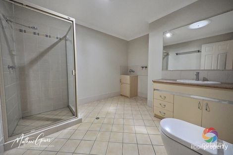 Property photo of 2/85 Cascade Drive Forest Lake QLD 4078