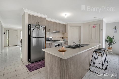 Property photo of 30 Emerald Circuit Craigieburn VIC 3064