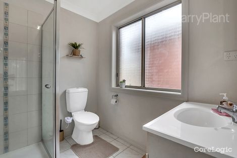Property photo of 30 Emerald Circuit Craigieburn VIC 3064