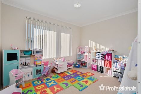 Property photo of 17 Toledo Circuit Port Kennedy WA 6172