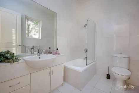 Property photo of 1/42C Edgar Street Glen Iris VIC 3146