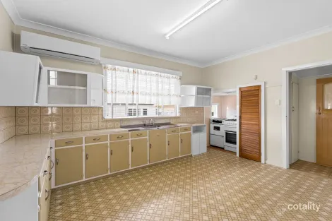 Property photo of 10 Monash Street Newtown QLD 4350