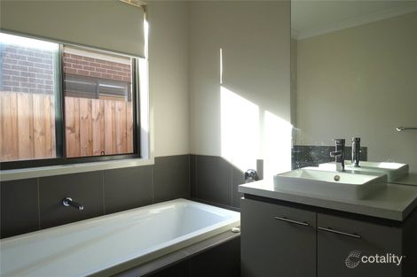 Property photo of 10 Creston Street Point Cook VIC 3030