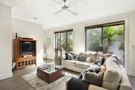 3/10 Small St, Hampton, VIC 3188