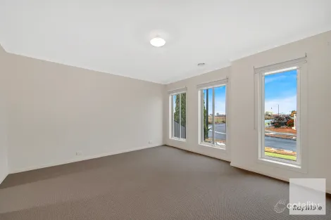 Property photo of 28 Pendragon Crescent Derrimut VIC 3026