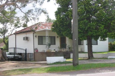 697 Henry Lawson Dr, East Hills, NSW 2213