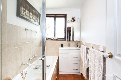 Property photo of 4 Shannon Place Mill Park VIC 3082